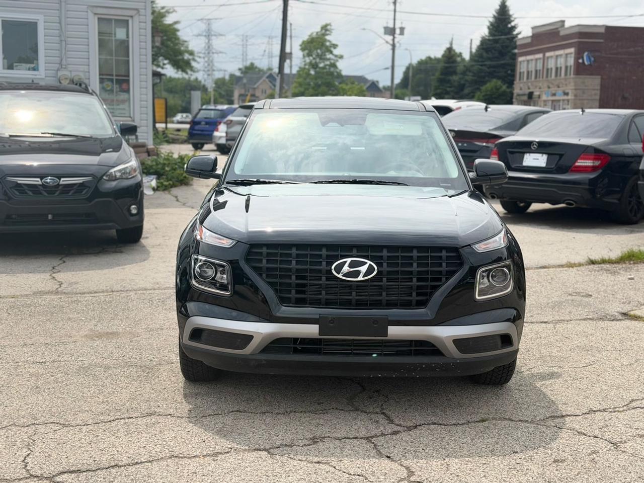2025 Hyundai Venue SE Photo5