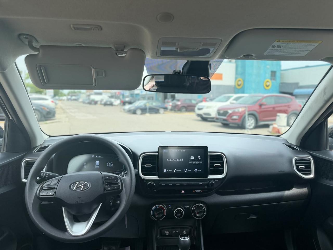 2025 Hyundai Venue SE Photo