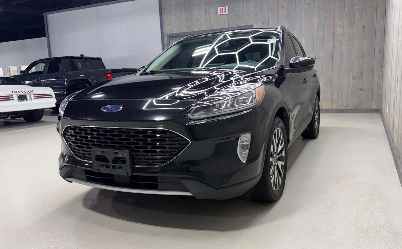 2020 Ford Escape TITANIUM AWD 2.0T ACCIDENT FREE Photo