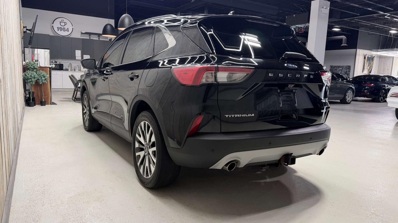 2020 Ford Escape TITANIUM AWD 2.0T ACCIDENT FREE Photo