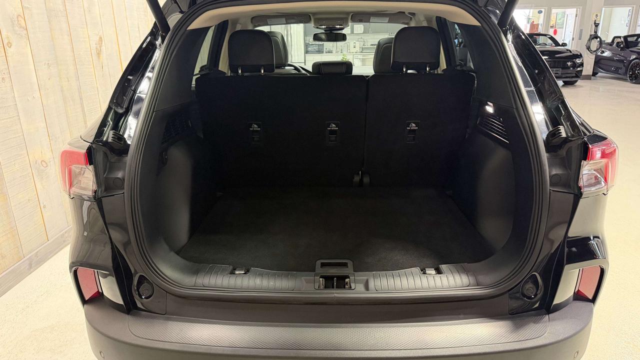 2020 Ford Escape TITANIUM AWD 2.0T ACCIDENT FREE Photo