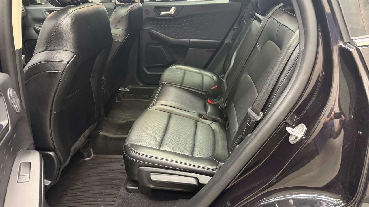 2020 Ford Escape TITANIUM AWD 2.0T ACCIDENT FREE Photo