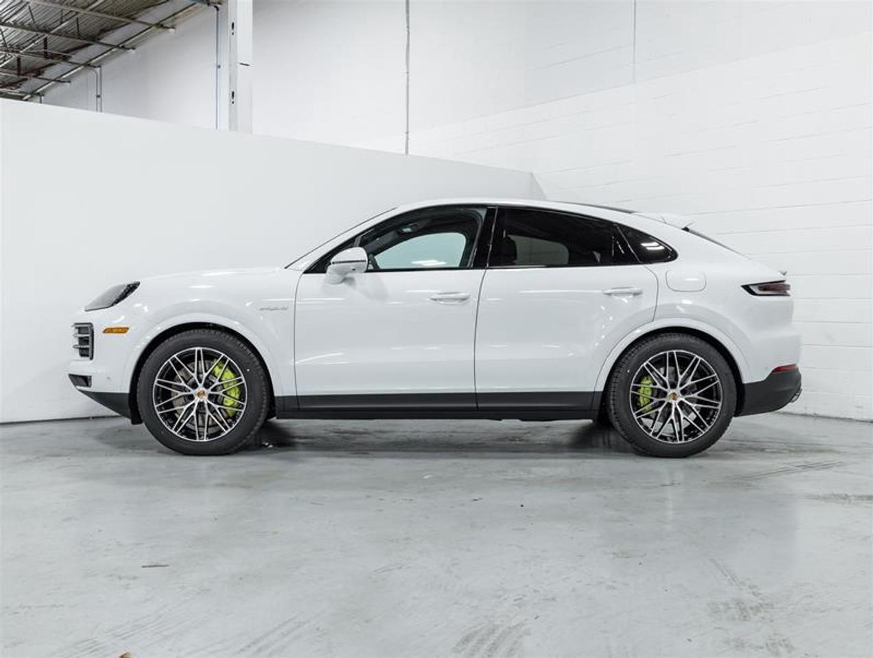 2026 Porsche Cayenne  Photo3