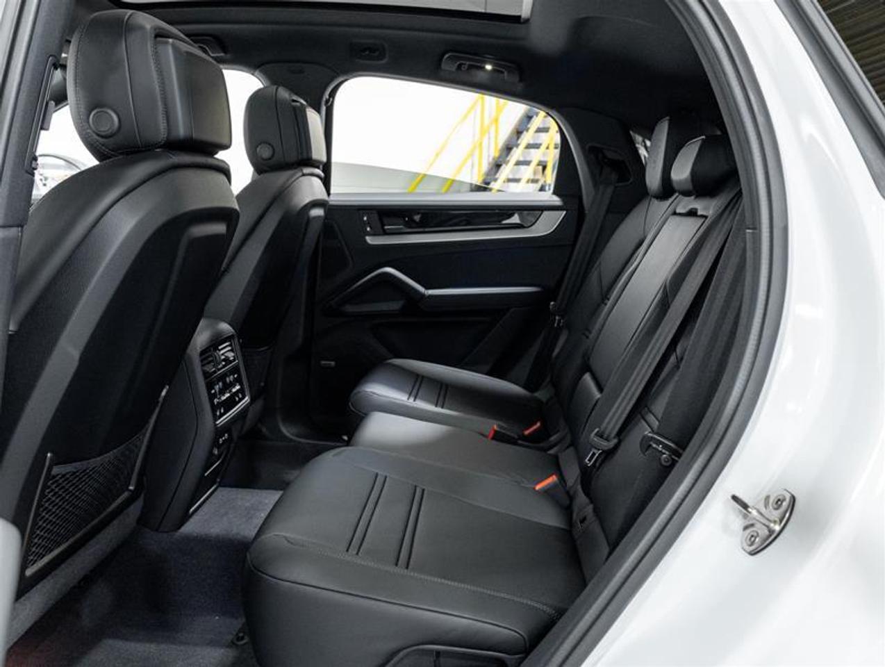 2026 Porsche Cayenne  Photo