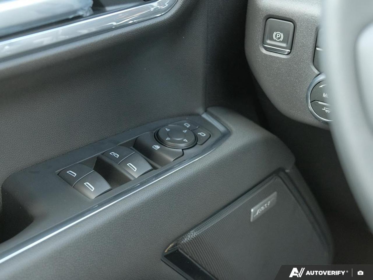 2026 GMC Sierra 1500 Crew Cab Short Box 4-Wheel Drive Elevation Photo