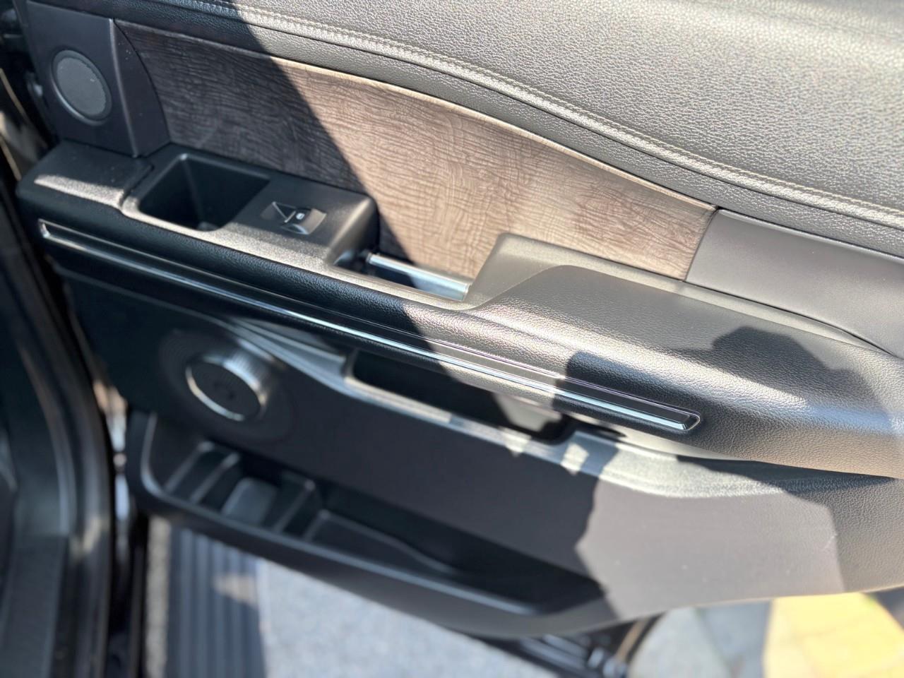 2019 Ford Expedition Limited 4dr 4x4 Photo