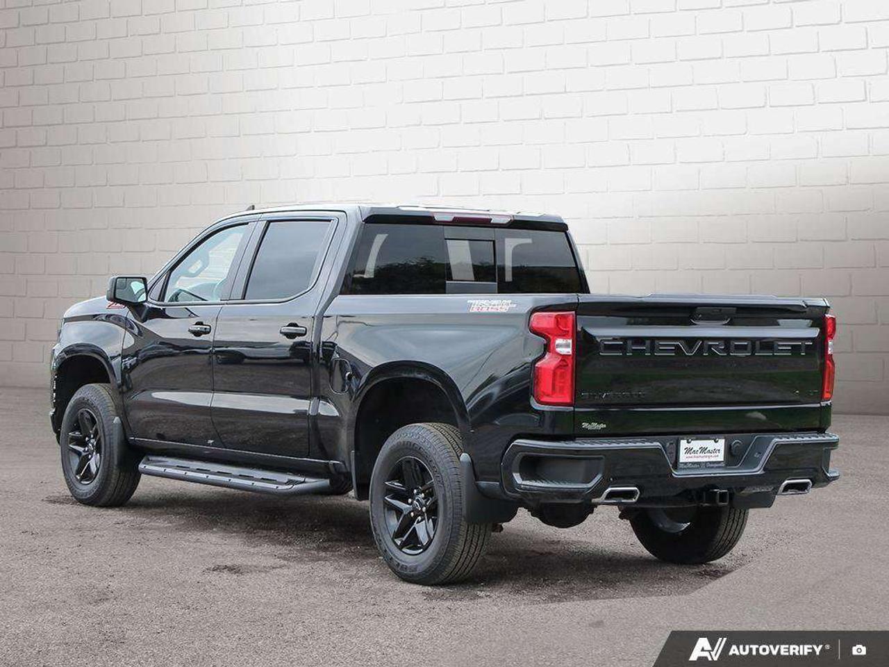 2021 Chevrolet Silverado 1500 LT TRAIL BOSS, 5.3L V8, 4X4, Z71 PGK, ALLOYS, LEATHER, SUNROOF, MACMASTER ORIGINAL, CERTIFIED PREOWNED! Photo2