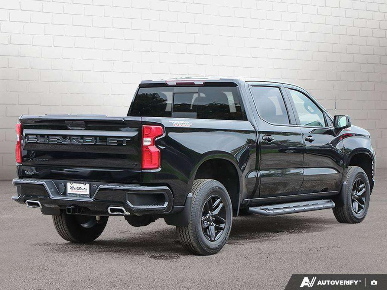 2021 Chevrolet Silverado 1500 LT TRAIL BOSS, 5.3L V8, 4X4, Z71 PGK, ALLOYS, LEATHER, SUNROOF, MACMASTER ORIGINAL, CERTIFIED PREOWNED! Photo