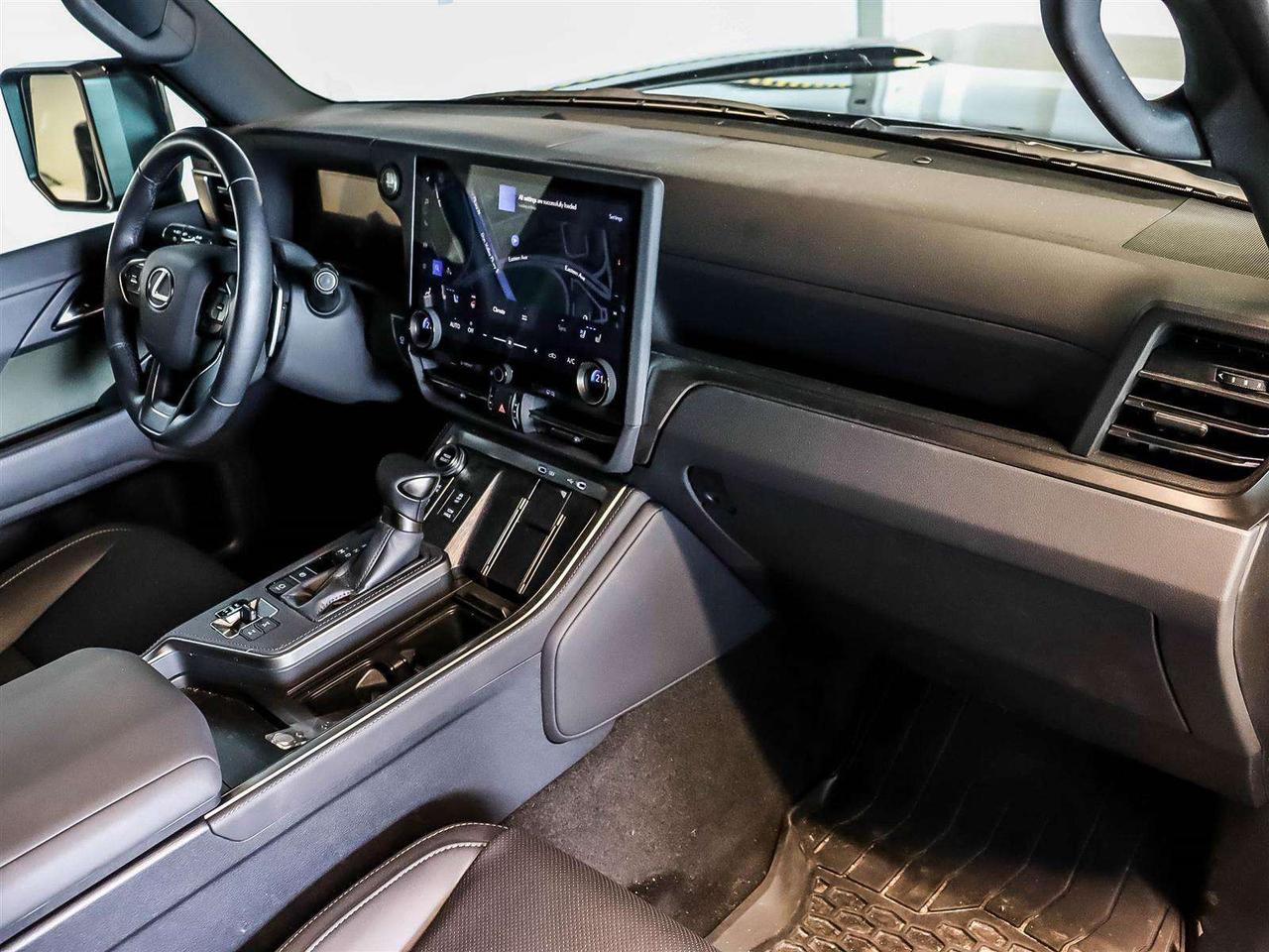 2026 Lexus GX OVERTRAIL 4X4 3.4L ADAPTIVE CRUISE NAVI Photo