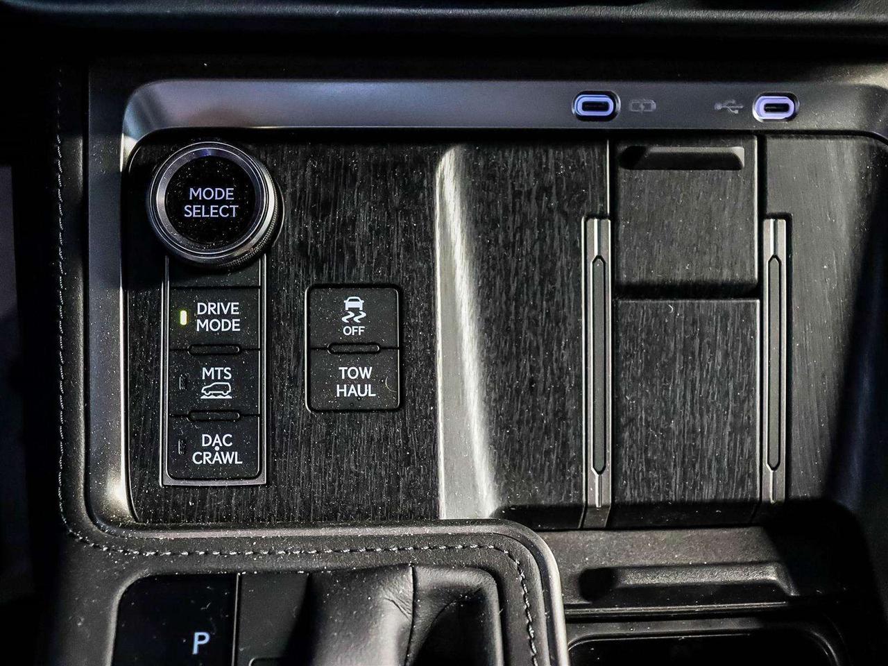 2026 Lexus GX OVERTRAIL 4X4 3.4L ADAPTIVE CRUISE NAVI Photo