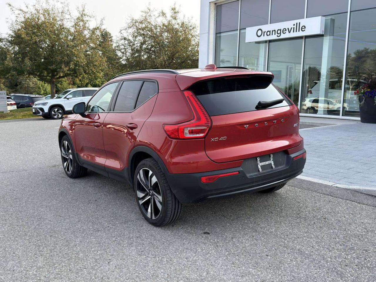 2024 Volvo XC40 B5 AWD Plus Dark Theme Photo