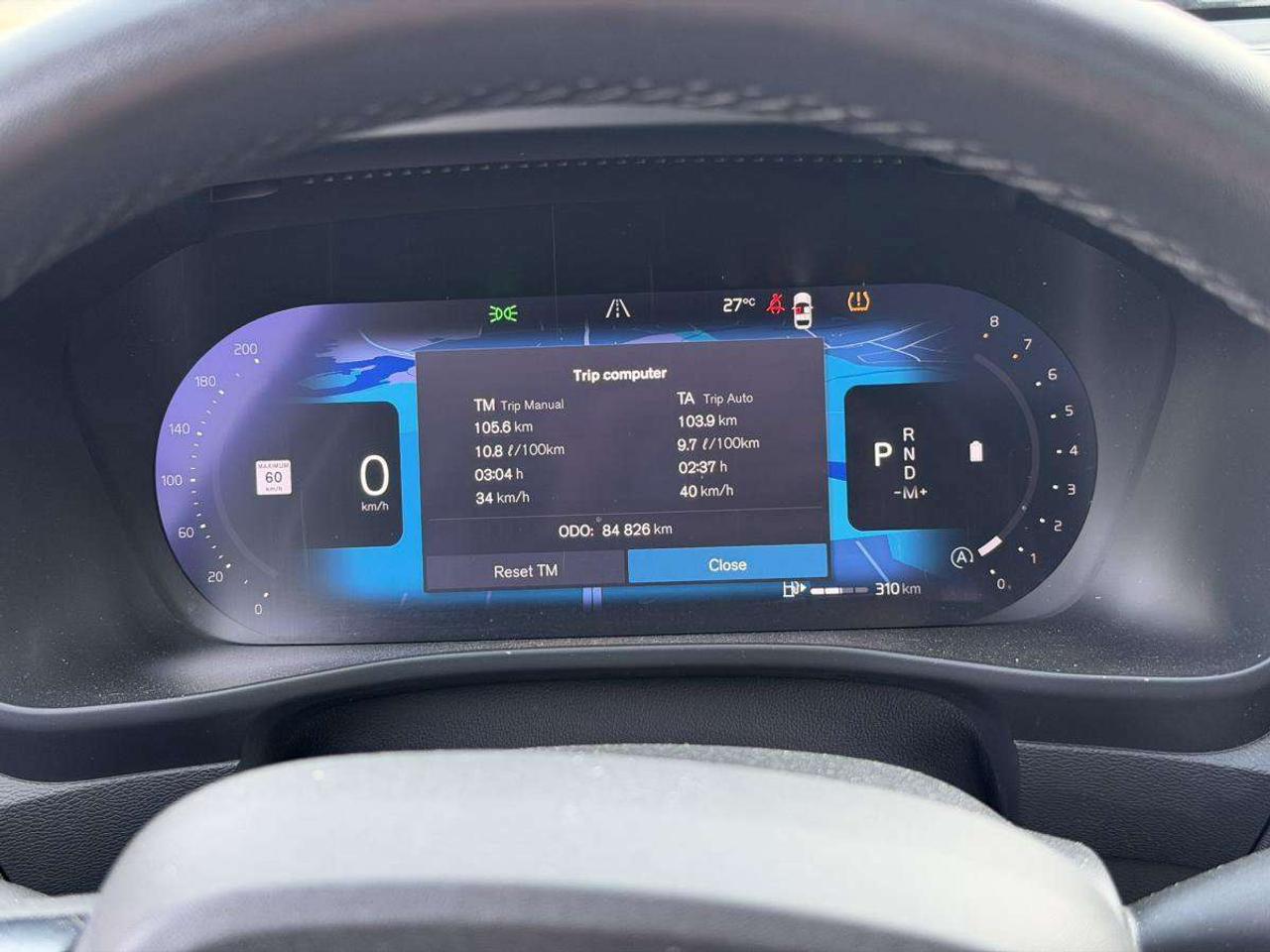 2024 Volvo XC40 B5 AWD Plus Dark Theme Photo