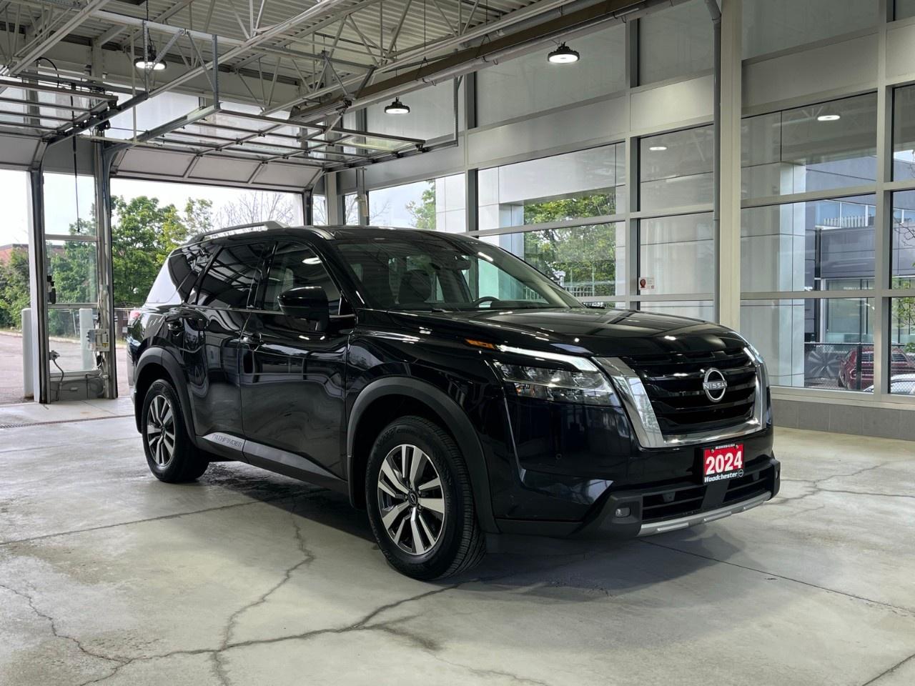 2024 Nissan Pathfinder SL 4WD Photo2