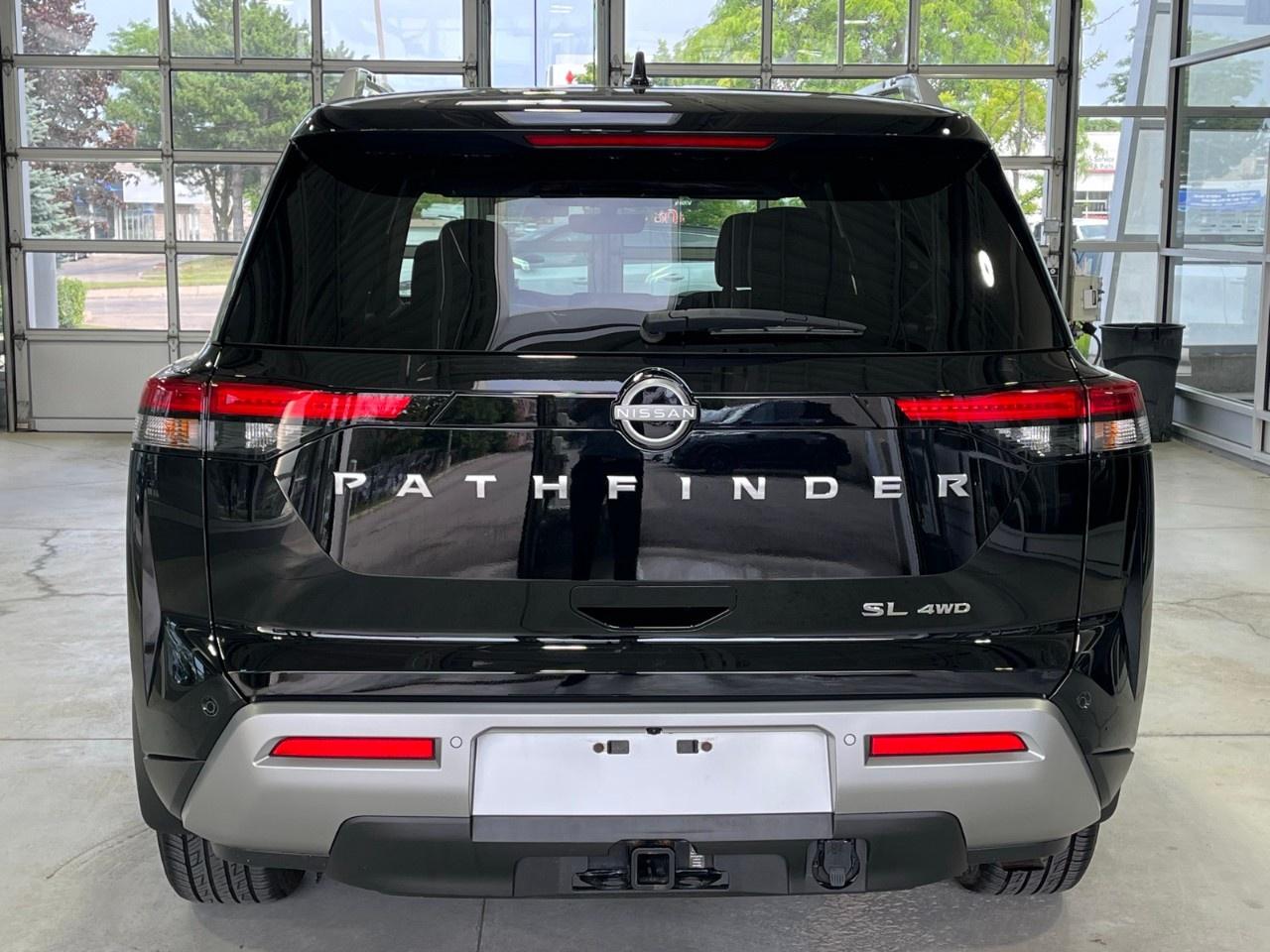 2024 Nissan Pathfinder SL 4WD Photo