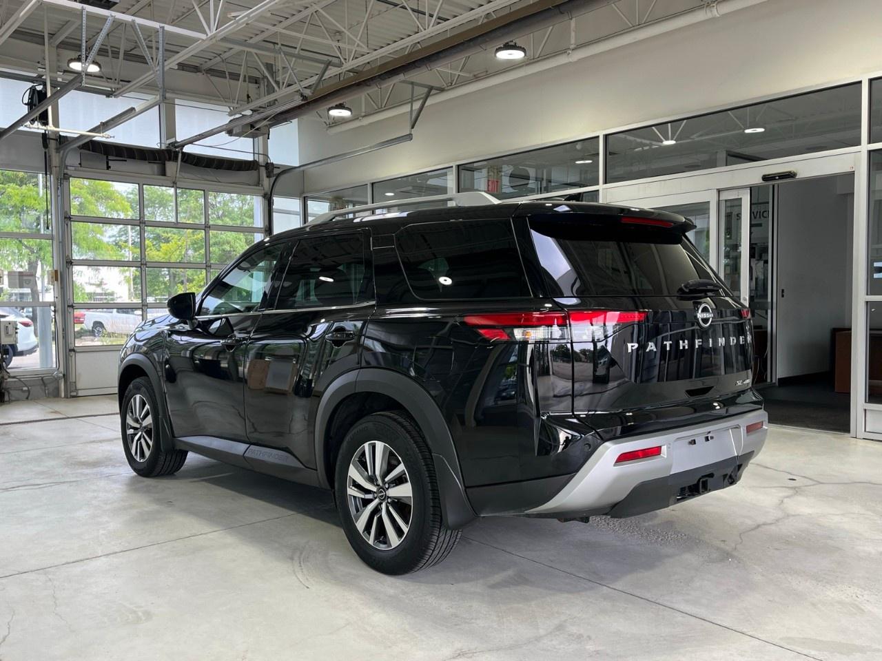 2024 Nissan Pathfinder SL 4WD Photo