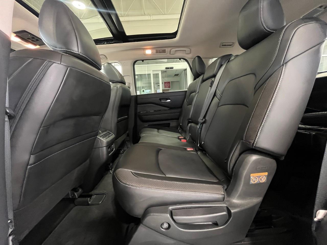 2024 Nissan Pathfinder SL 4WD Photo
