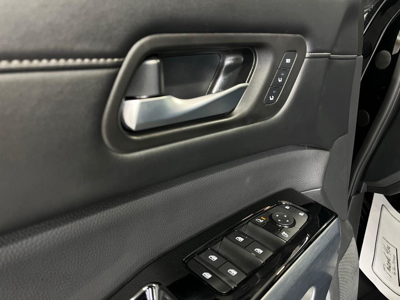 2024 Nissan Pathfinder SL 4WD Photo