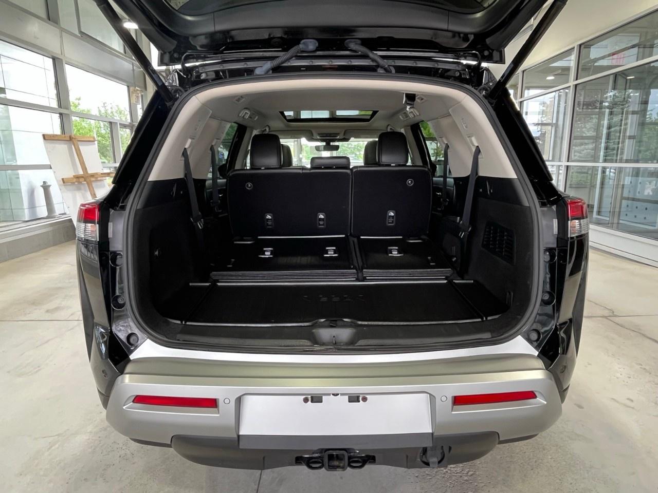 2024 Nissan Pathfinder SL 4WD Photo