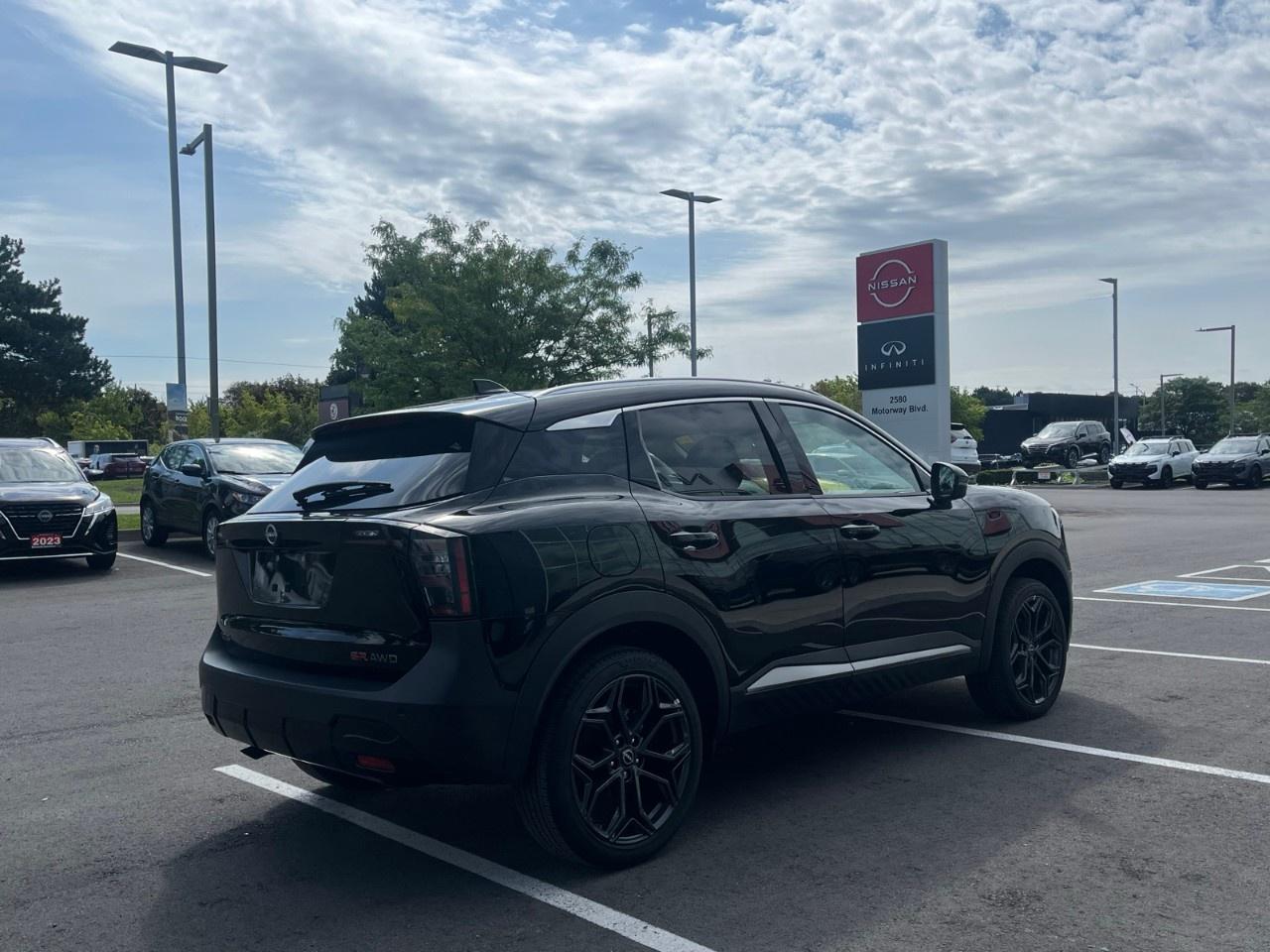 2025 Nissan Kicks SR AWD Photo4