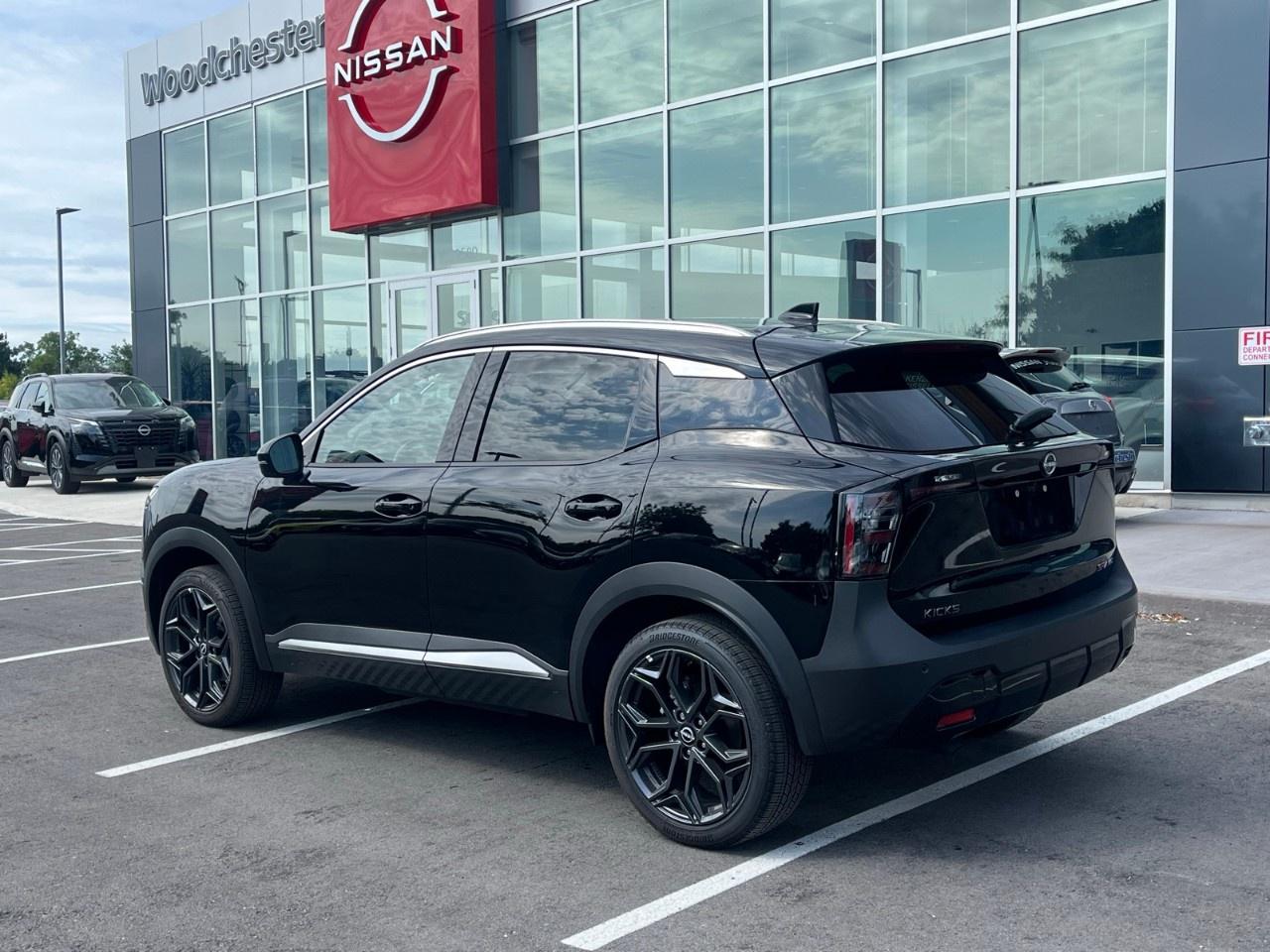 2025 Nissan Kicks SR AWD Photo
