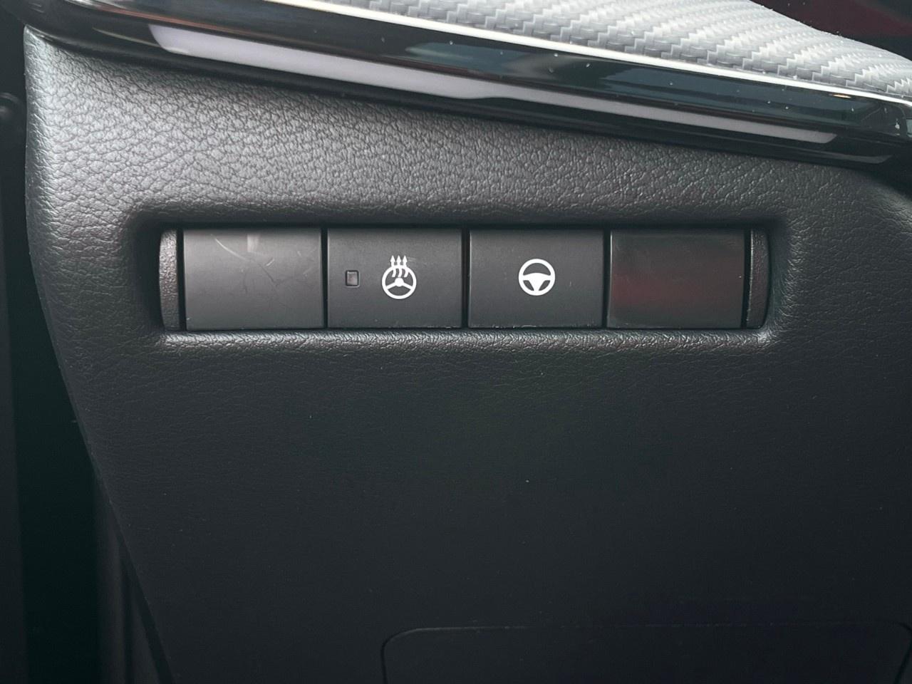 2025 Nissan Kicks SR AWD Photo