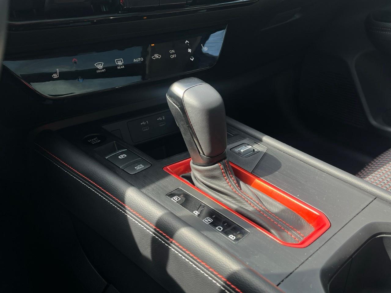2025 Nissan Kicks SR AWD Photo