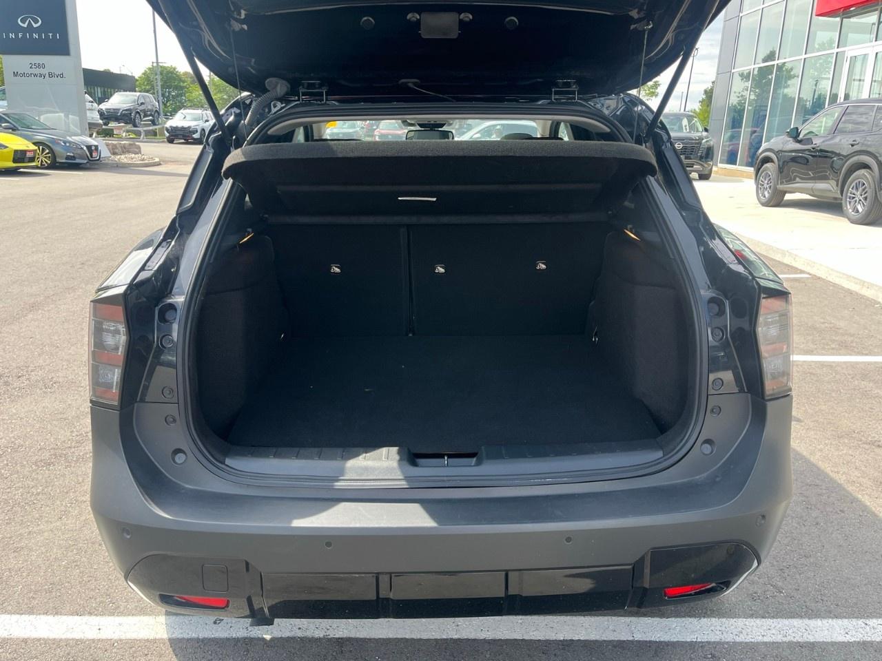 2025 Nissan Kicks SR AWD Photo