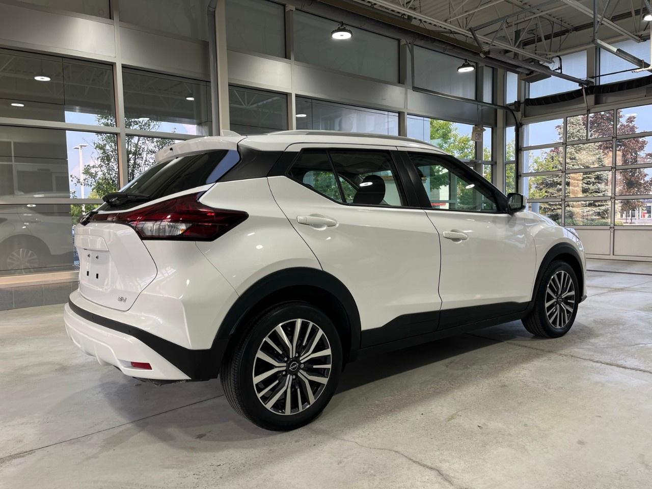 2022 Nissan Kicks SV FWD Photo