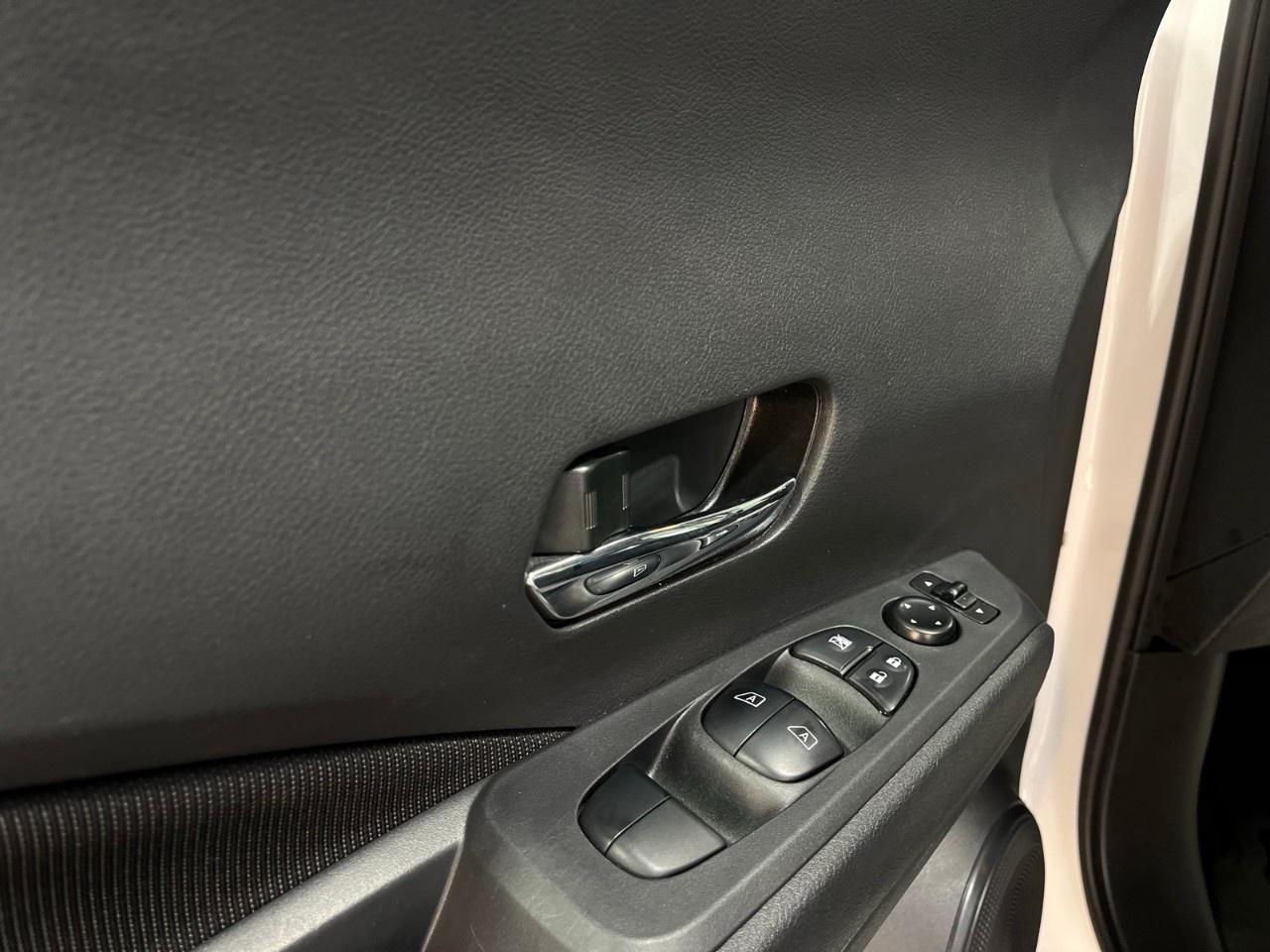 2022 Nissan Kicks SV FWD Photo