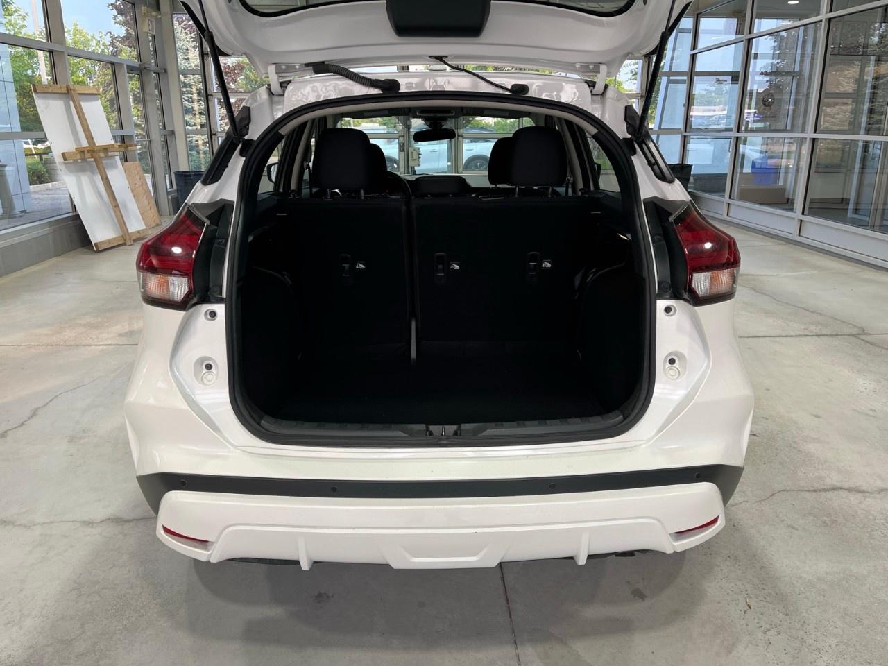 2022 Nissan Kicks SV FWD Photo