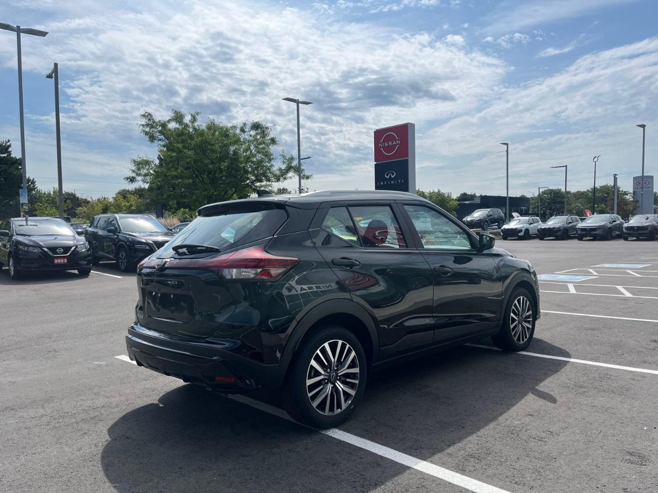 2025 Nissan Kicks Play SV FWD Photo