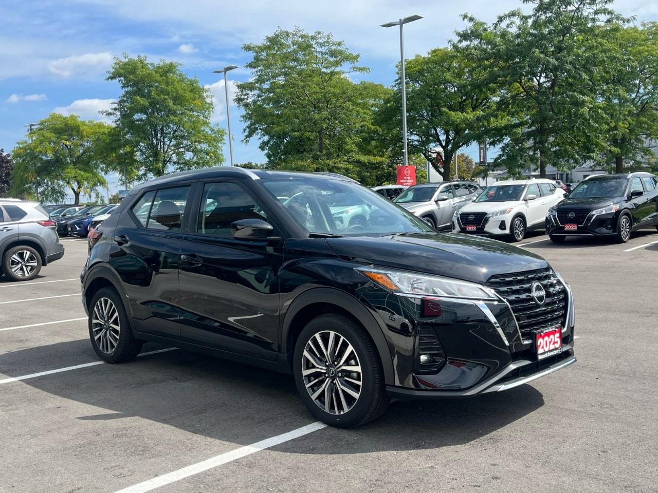 2025 Nissan Kicks Play SV FWD Photo