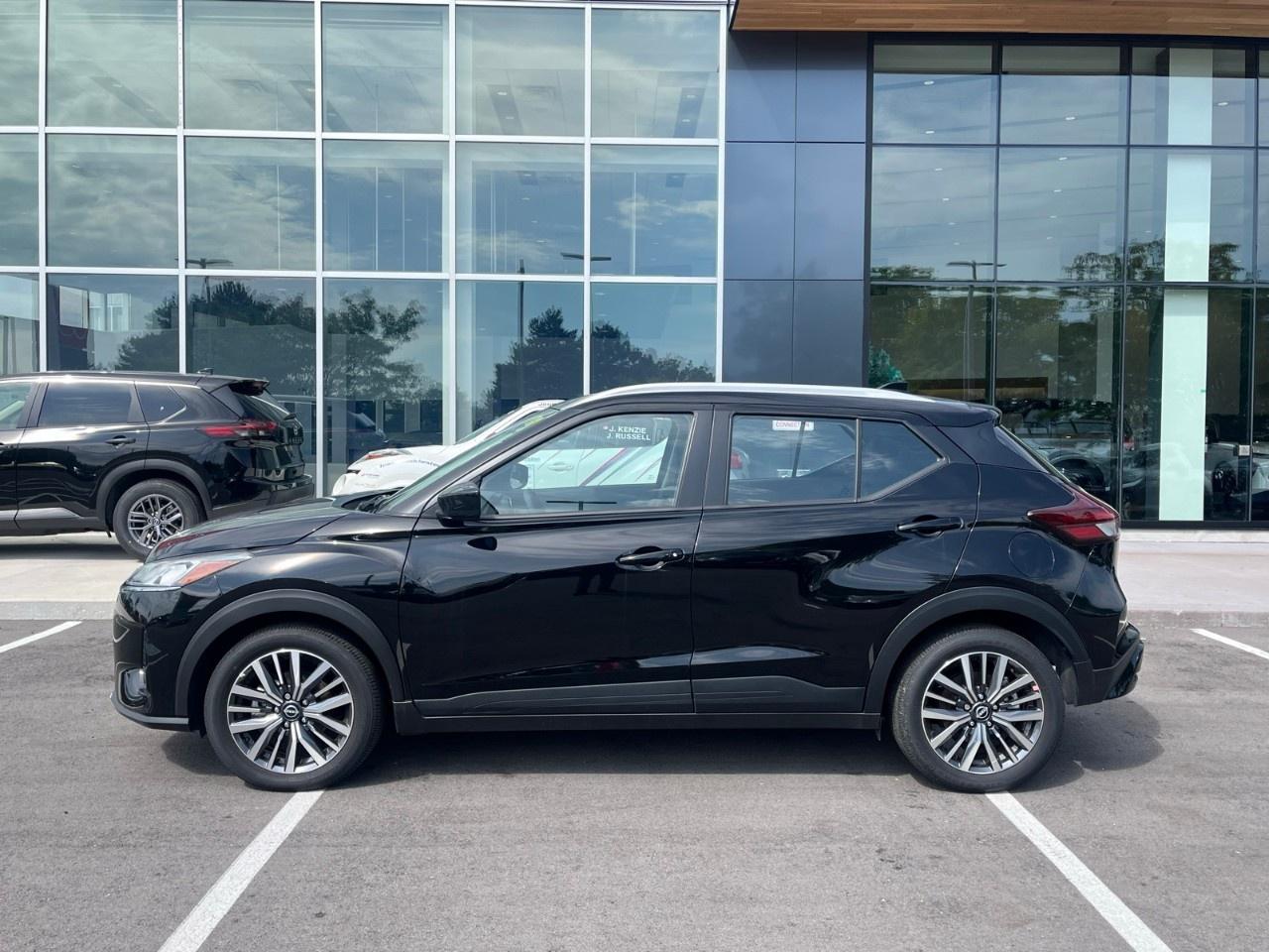 2025 Nissan Kicks Play SV FWD Photo