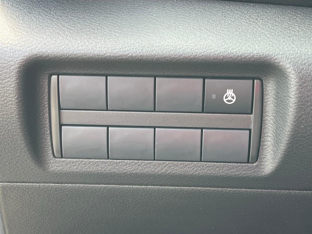 2025 Nissan Kicks Play SV FWD Photo