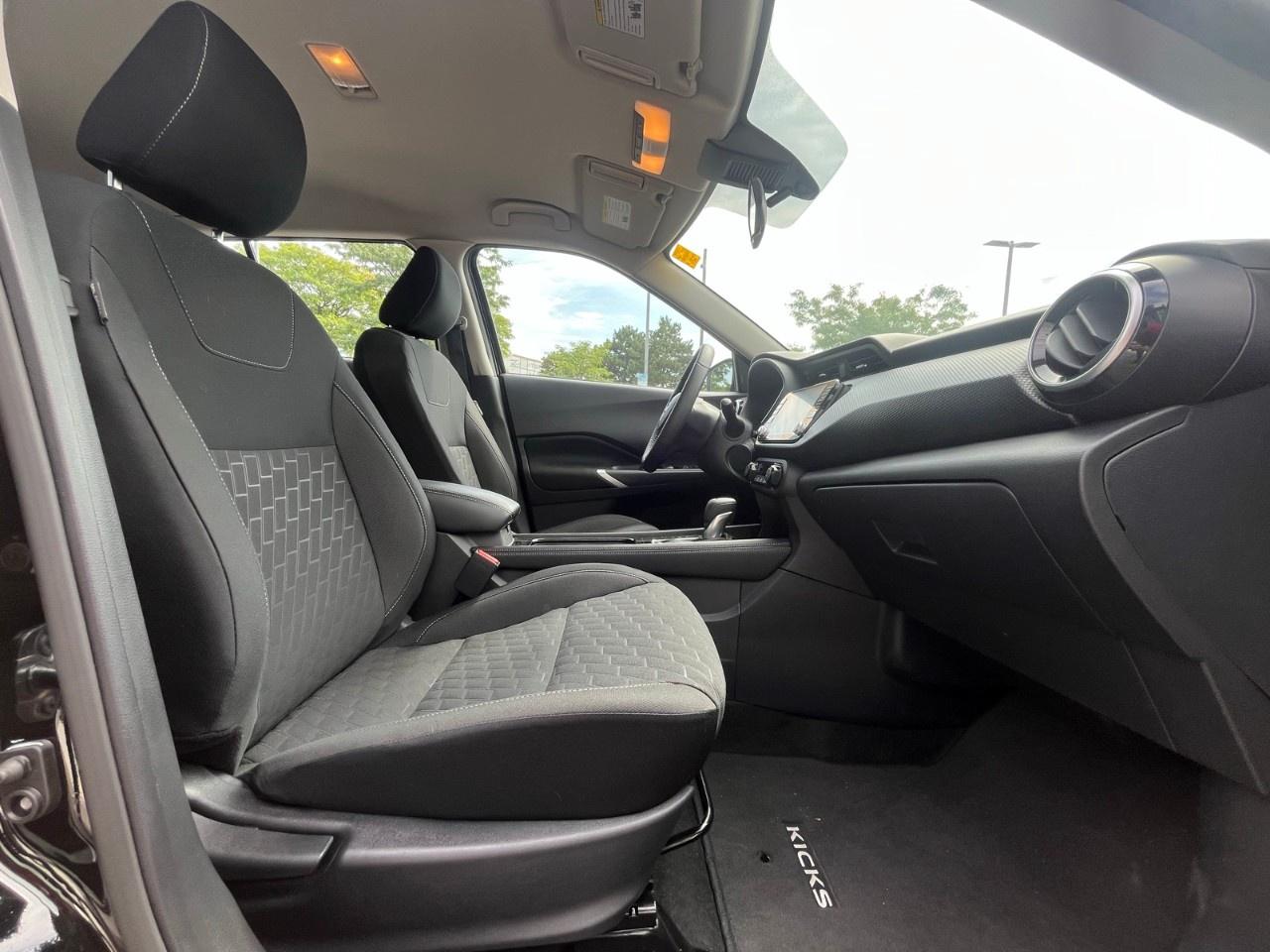 2025 Nissan Kicks Play SV FWD Photo