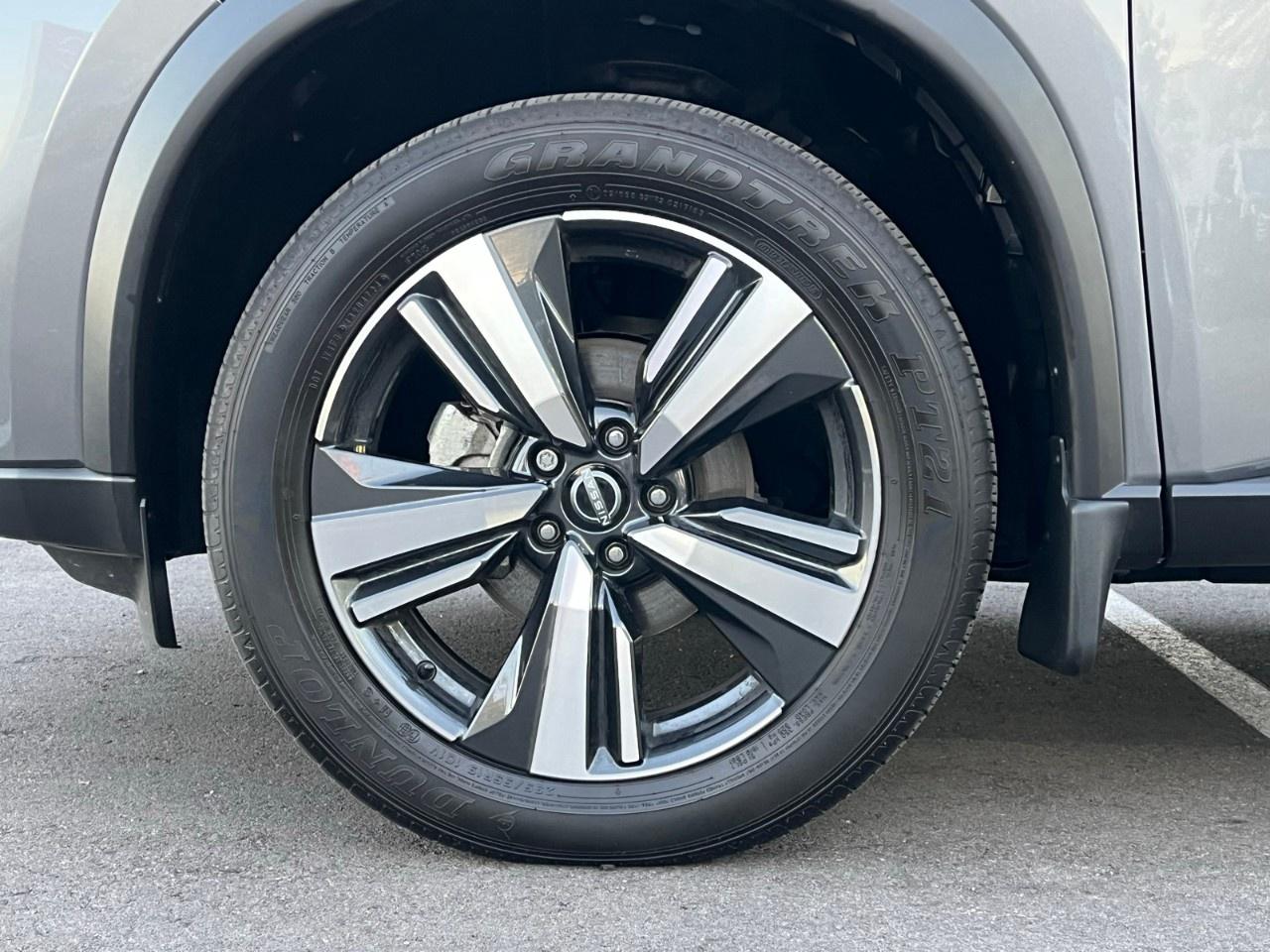 2025 Nissan Rogue AWD SV Moonroof Photo