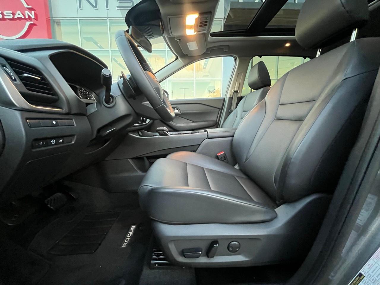 2025 Nissan Rogue AWD SV Moonroof Photo