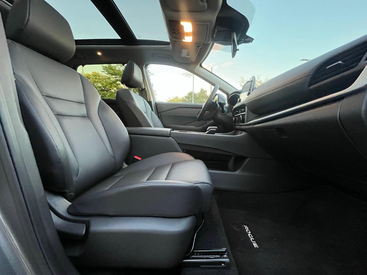 2025 Nissan Rogue AWD SV Moonroof Photo