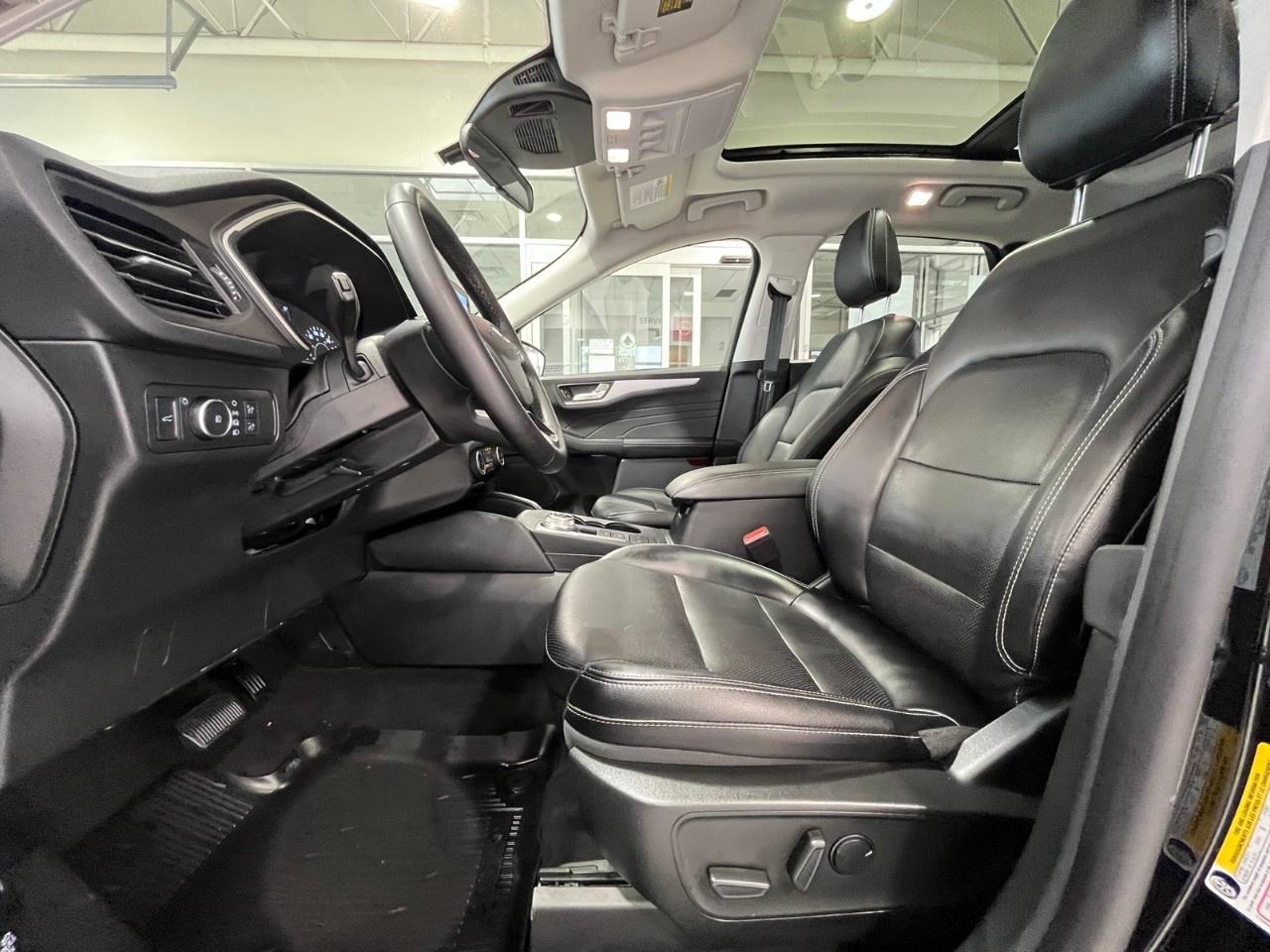 2022 Ford Escape SEL AWD Photo