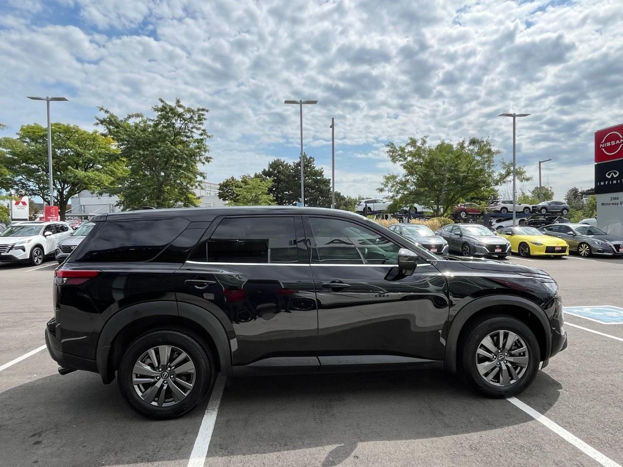 2025 Nissan Pathfinder S 4WD Photo