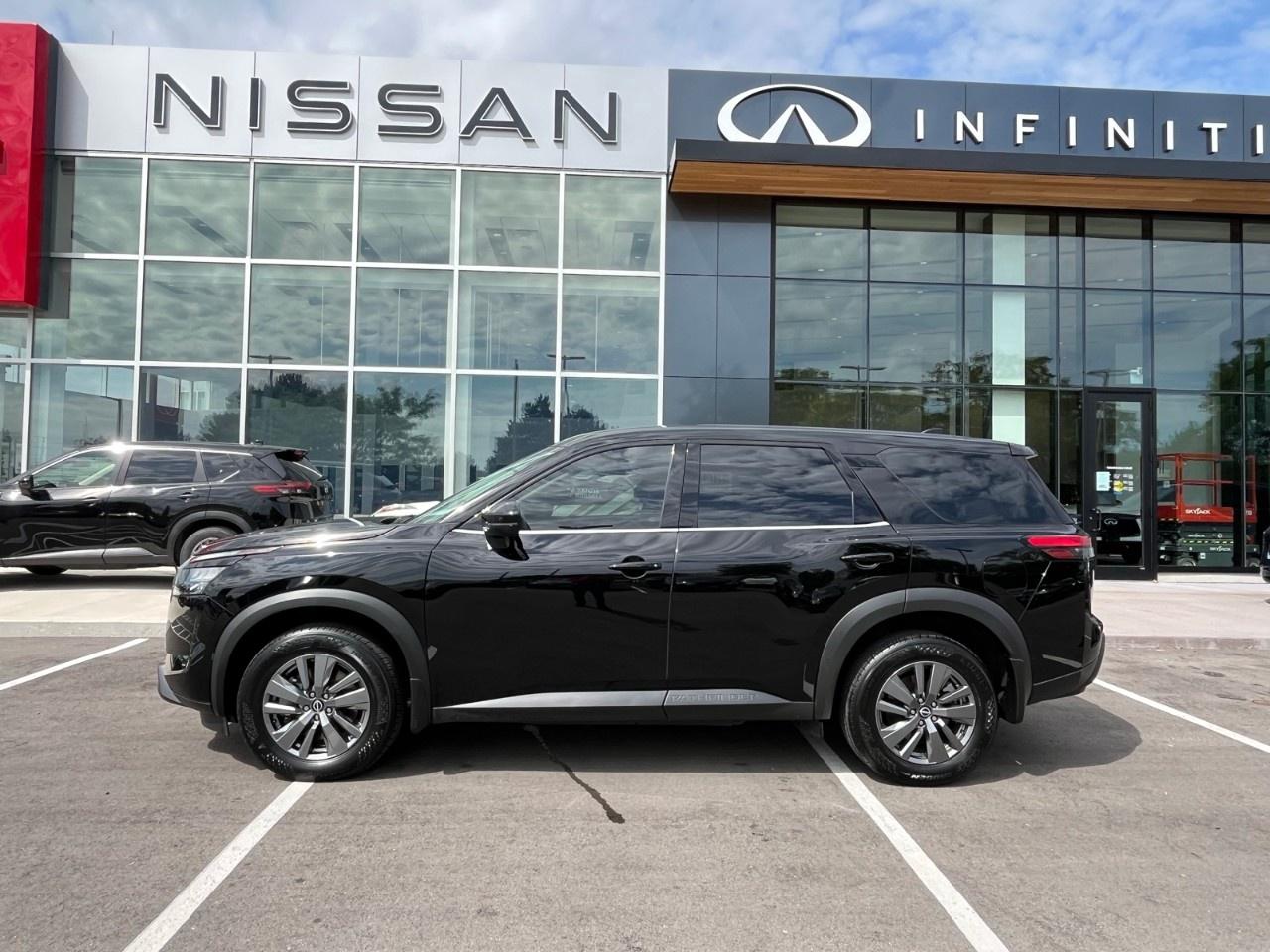 2025 Nissan Pathfinder S 4WD Photo