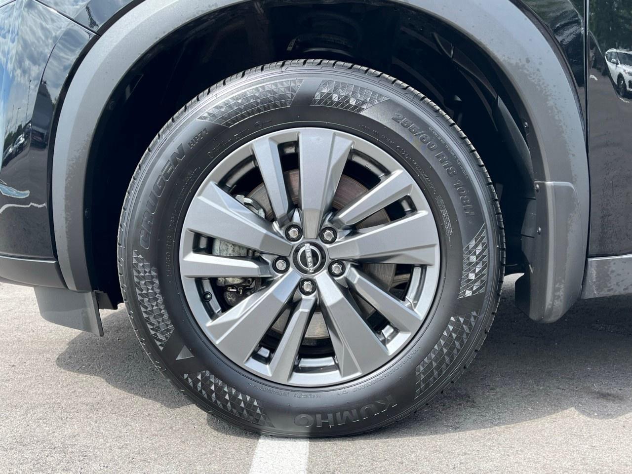 2025 Nissan Pathfinder S 4WD Photo