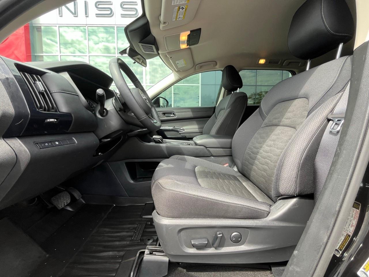 2025 Nissan Pathfinder S 4WD Photo