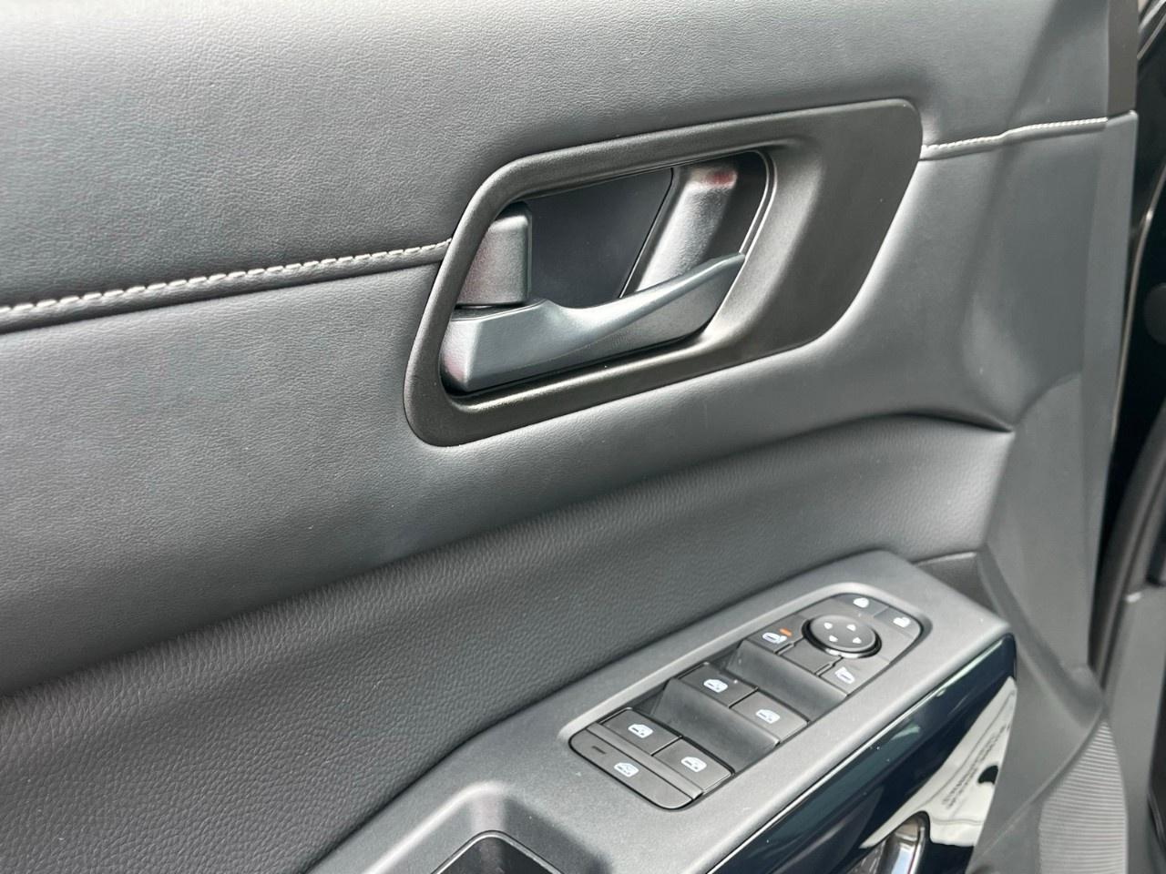 2025 Nissan Pathfinder S 4WD Photo