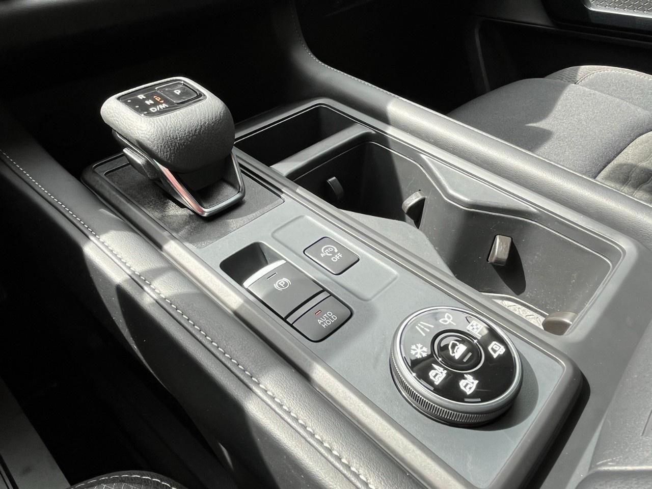 2025 Nissan Pathfinder S 4WD Photo