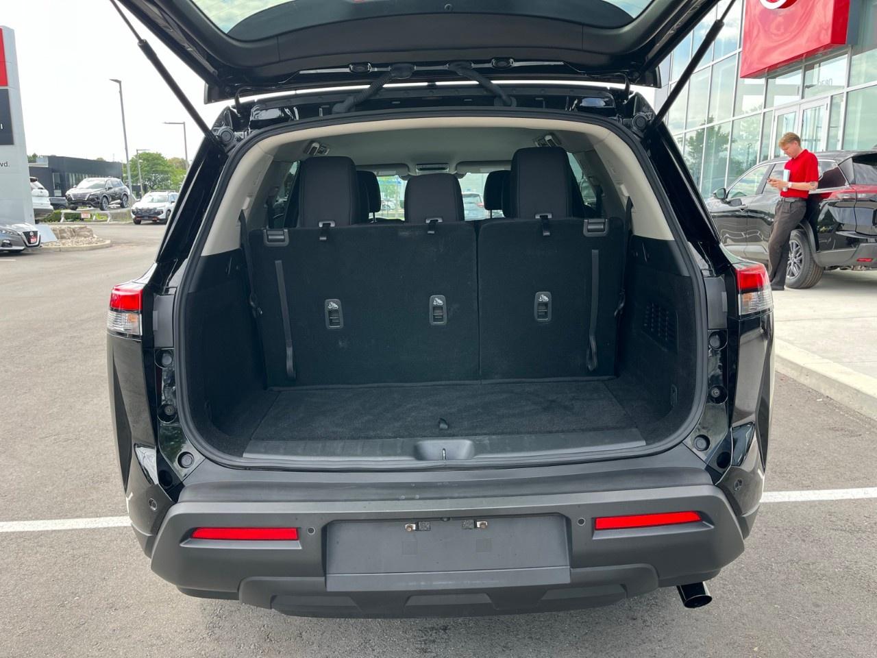 2025 Nissan Pathfinder S 4WD Photo