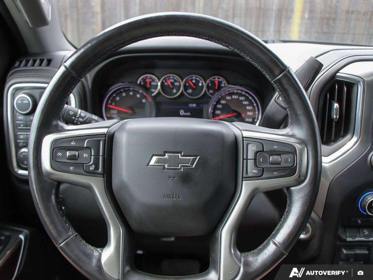 2021 Chevrolet Silverado 1500 LT TRAIL BOSS, 5.3L V8, 4X4, Z71 PGK, ALLOYS, LEATHER, SUNROOF, MACMASTER ORIGINAL, CERTIFIED PREOWNED! Photo