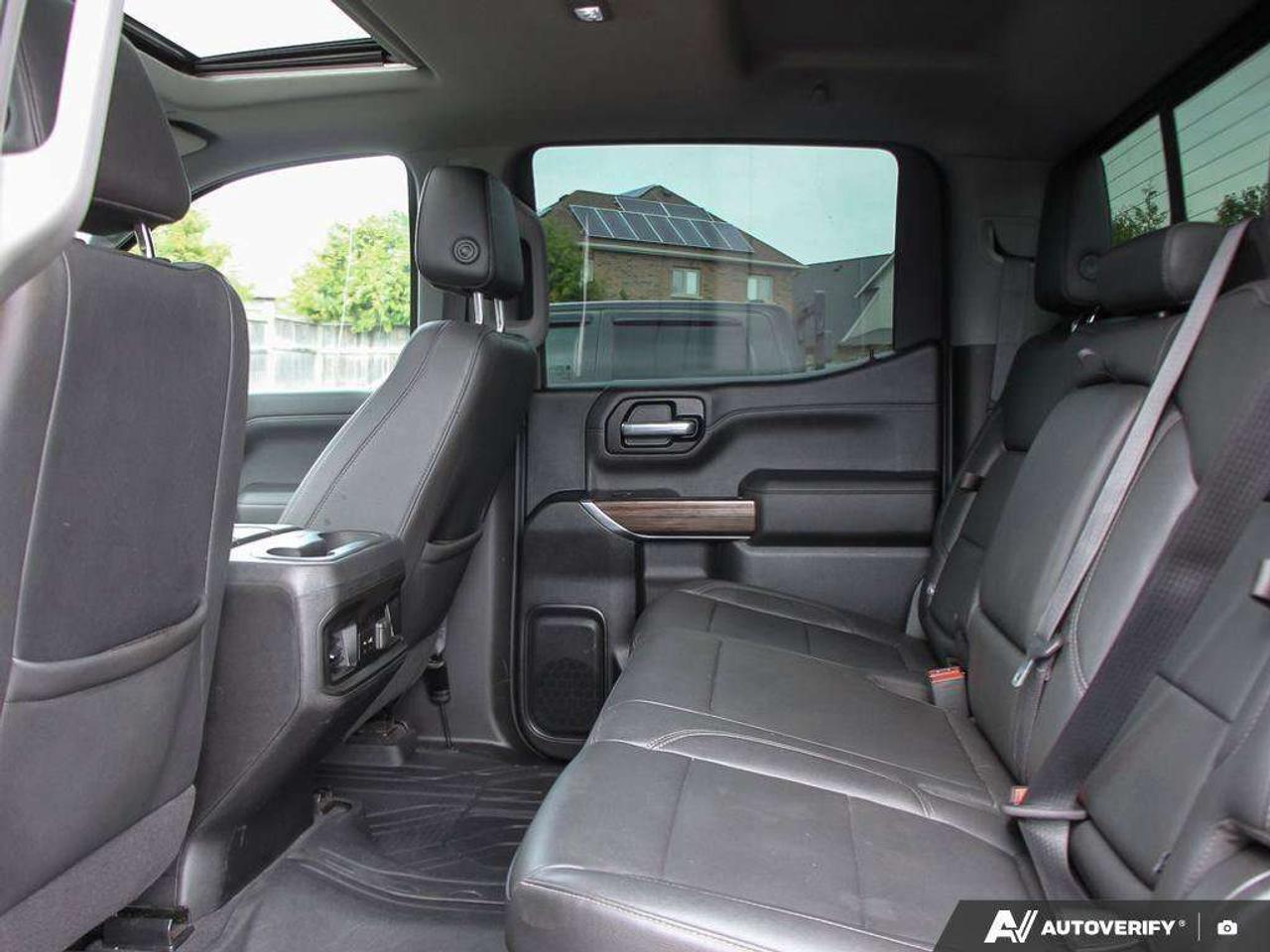 2021 Chevrolet Silverado 1500 LT TRAIL BOSS, 5.3L V8, 4X4, Z71 PGK, ALLOYS, LEATHER, SUNROOF, MACMASTER ORIGINAL, CERTIFIED PREOWNED! Photo