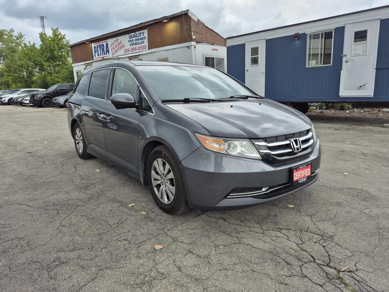 2016 Honda Odyssey EX Photo2