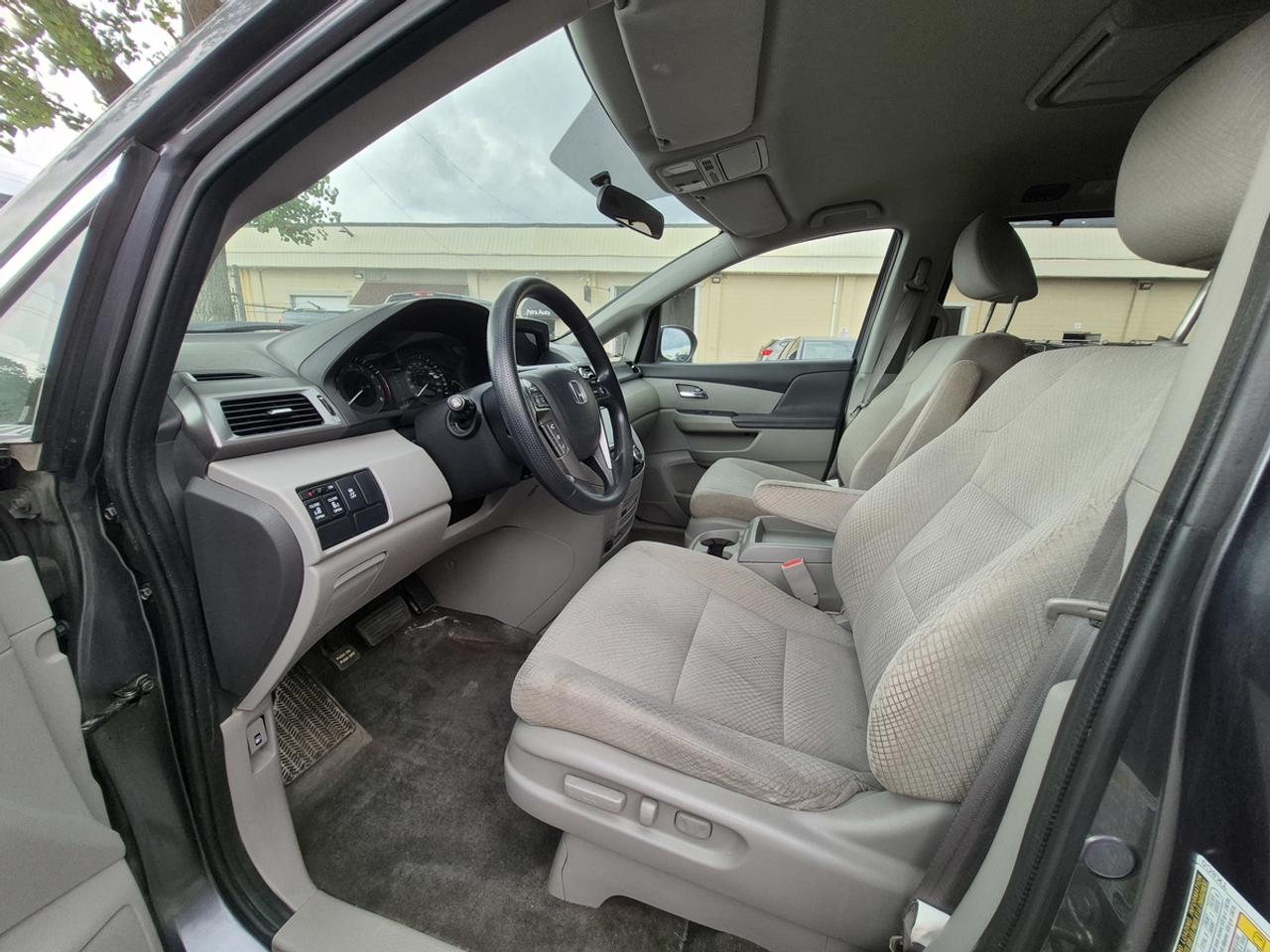 2016 Honda Odyssey EX Photo